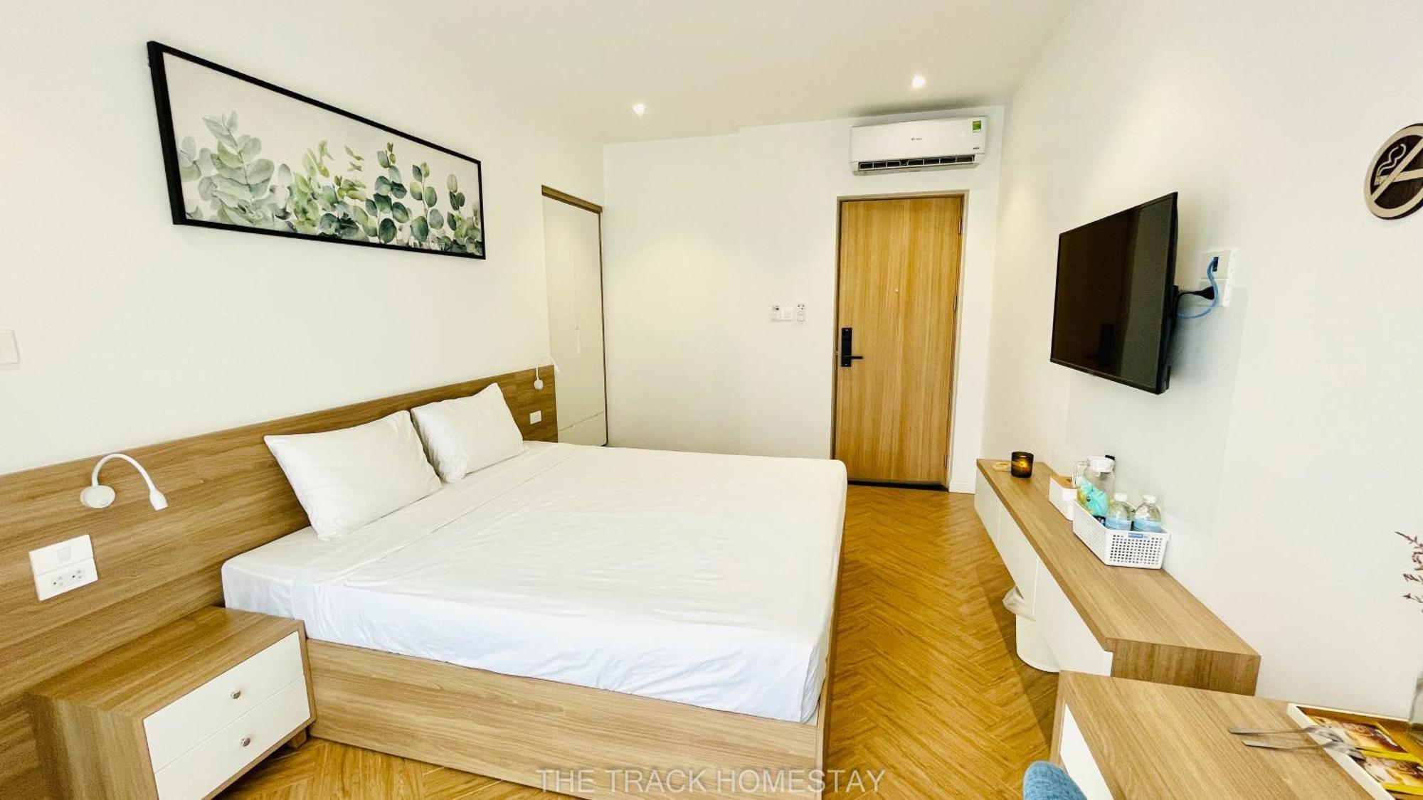 The Track Homestay - Near Bai Dai Beach Cam Lam Exterior photo